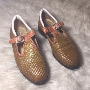 aerogreen leather woven golf shoes like new